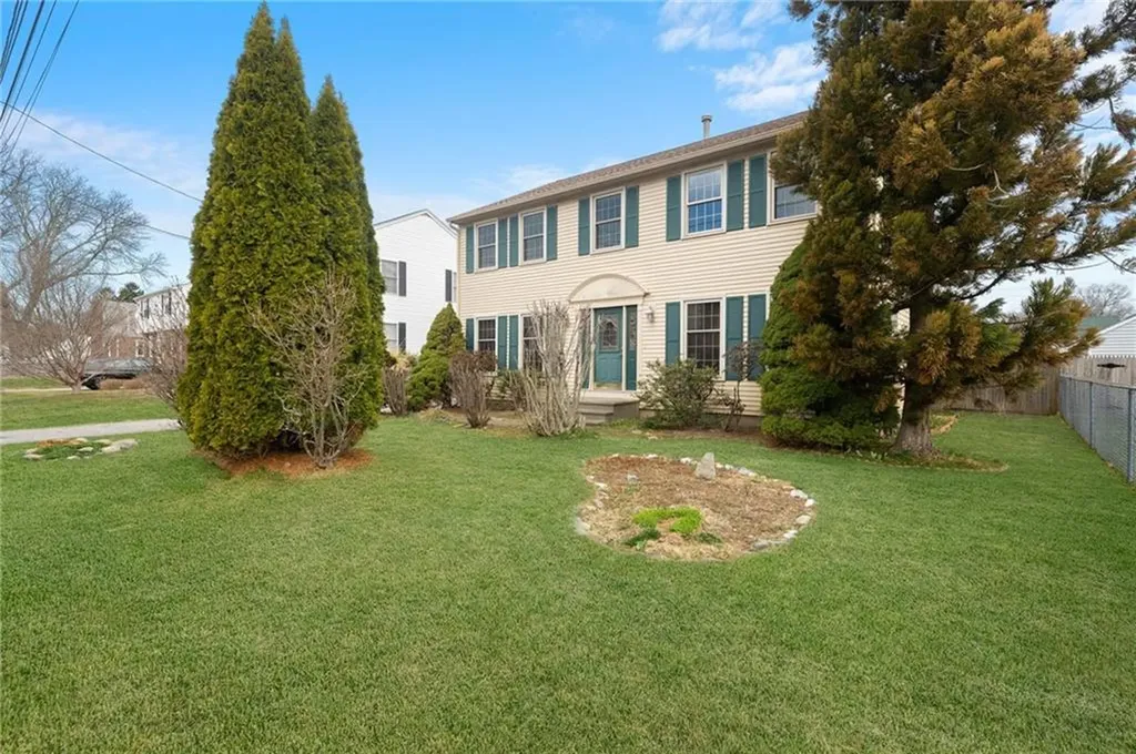 253 Chapmans Avenue Warwick RI 02886