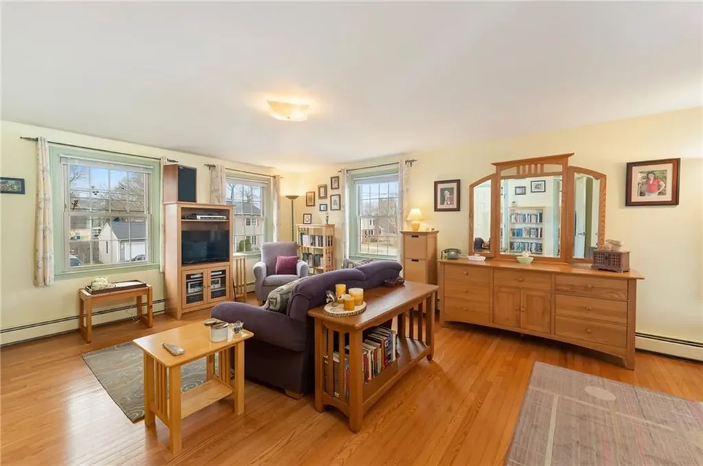 253 Chapmans Avenue Warwick RI 02886