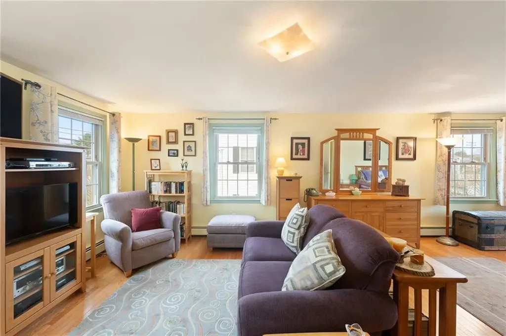 253 Chapmans Avenue Warwick RI 02886