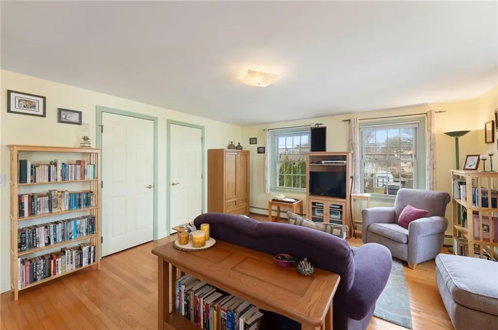 253 Chapmans Avenue Warwick RI 02886