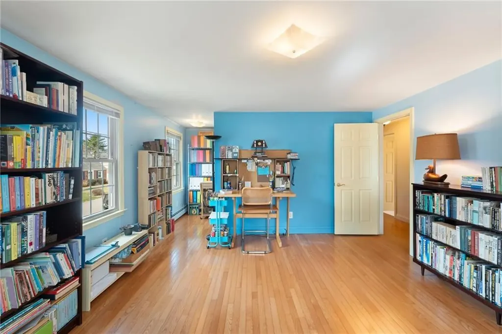 253 Chapmans Avenue Warwick RI 02886