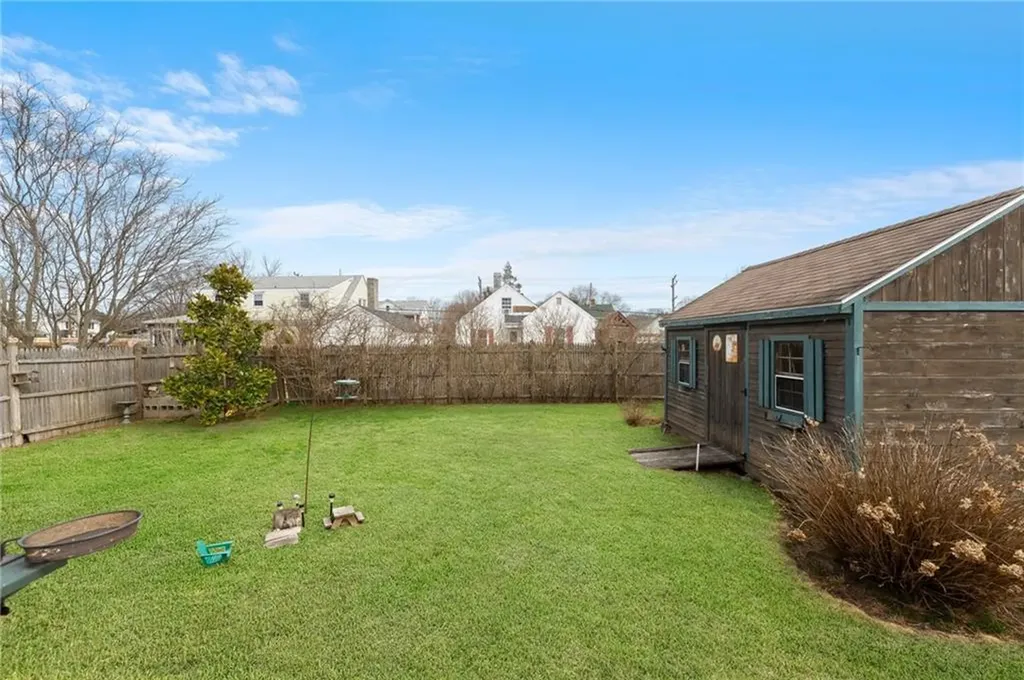 253 Chapmans Avenue Warwick RI 02886