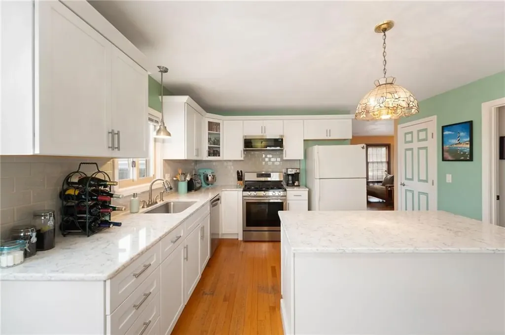 253 Chapmans Avenue Warwick RI 02886
