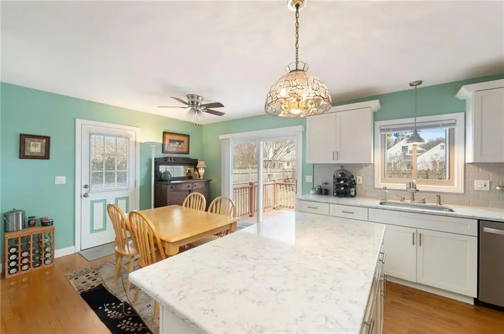 253 Chapmans Avenue Warwick RI 02886