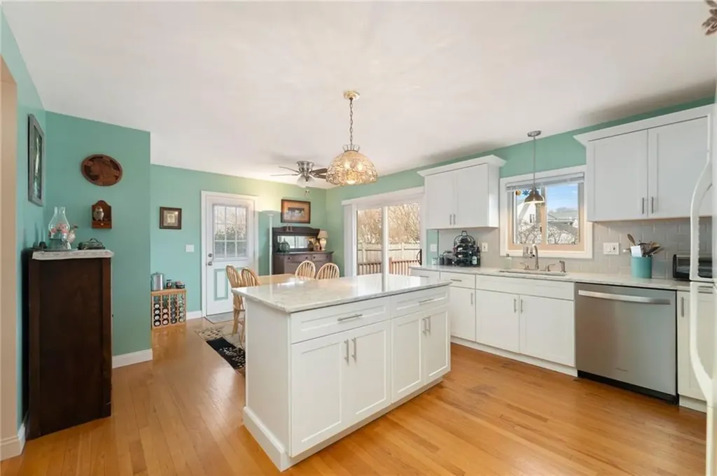 253 Chapmans Avenue Warwick RI 02886