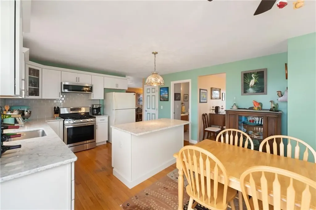 253 Chapmans Avenue Warwick RI 02886