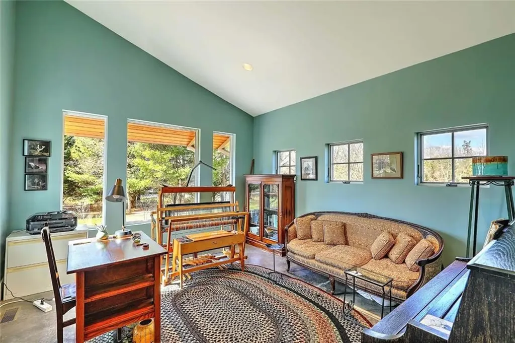263 Indian Point Road Tiverton RI 02878