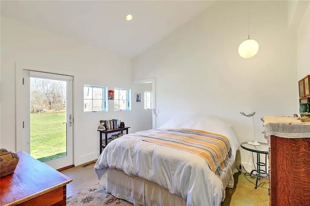 263 Indian Point Road Tiverton RI 02878