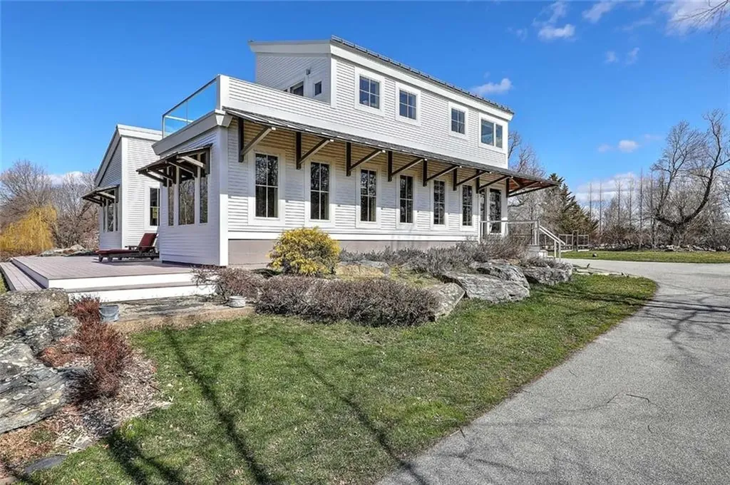 263 Indian Point Road Tiverton RI 02878