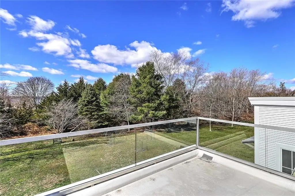 263 Indian Point Road Tiverton RI 02878
