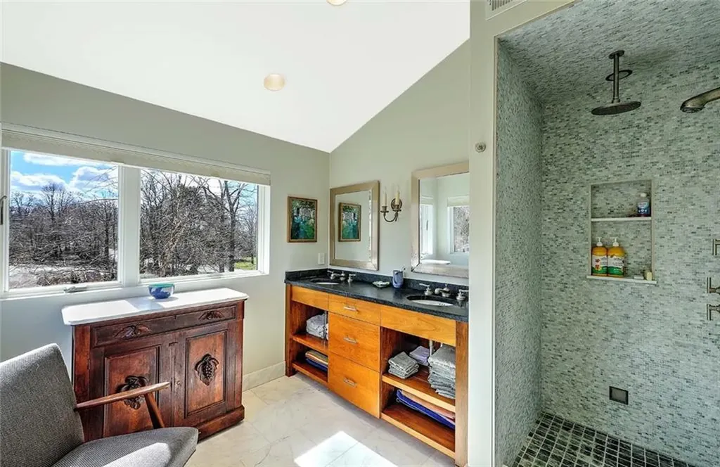 263 Indian Point Road Tiverton RI 02878