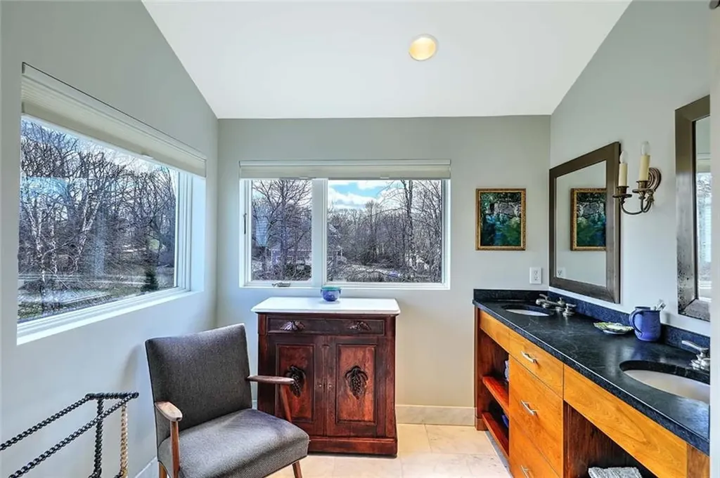 263 Indian Point Road Tiverton RI 02878