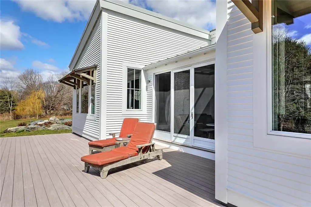 263 Indian Point Road Tiverton RI 02878