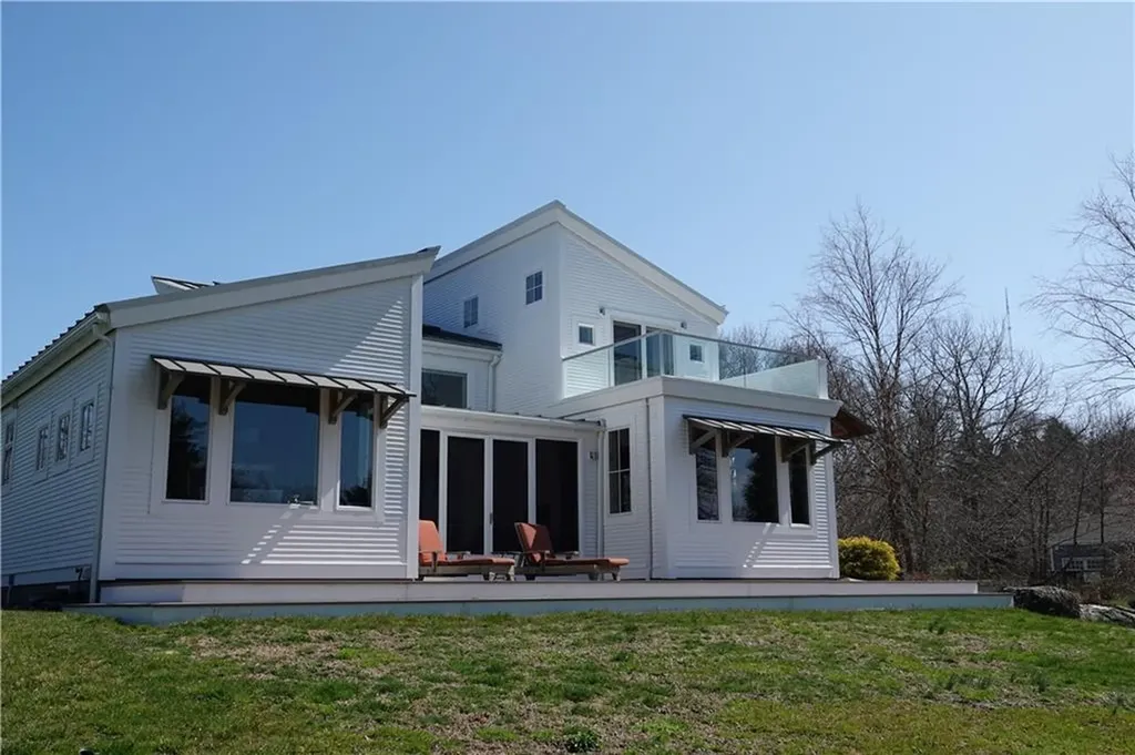 263 Indian Point Road Tiverton RI 02878