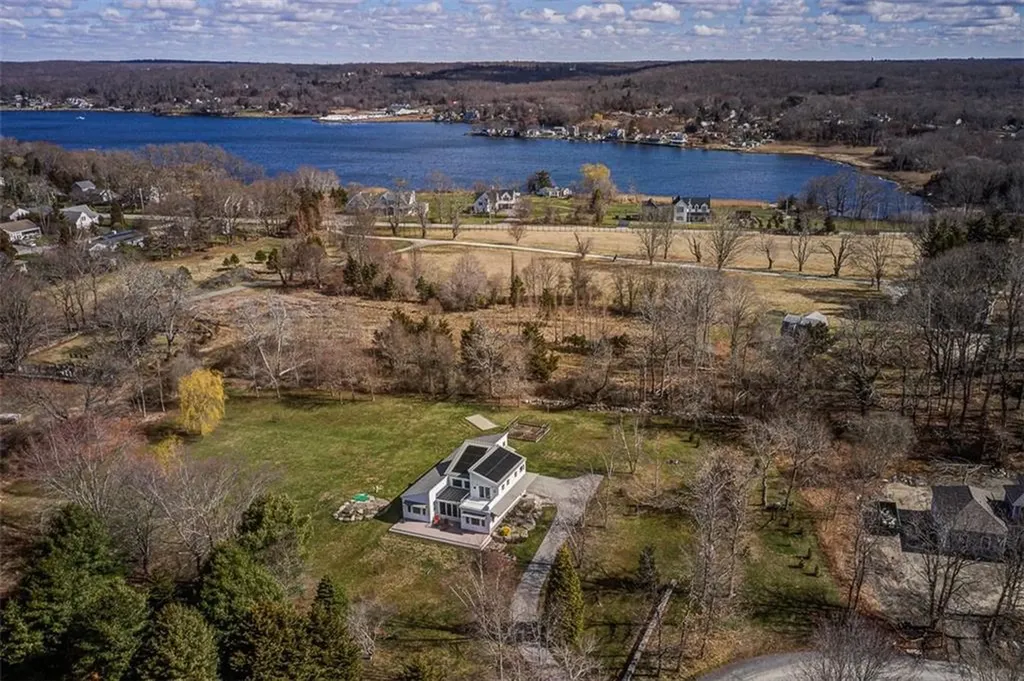 263 Indian Point Road Tiverton RI 02878