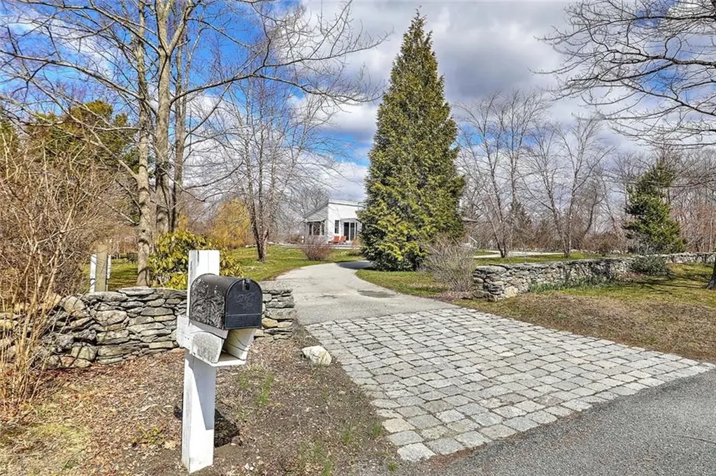 263 Indian Point Road Tiverton RI 02878