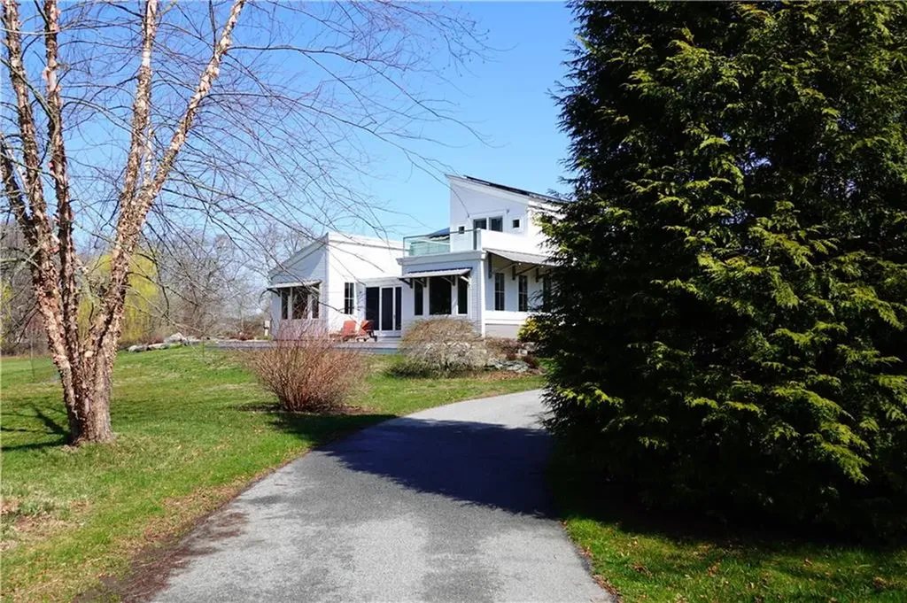 263 Indian Point Road Tiverton RI 02878