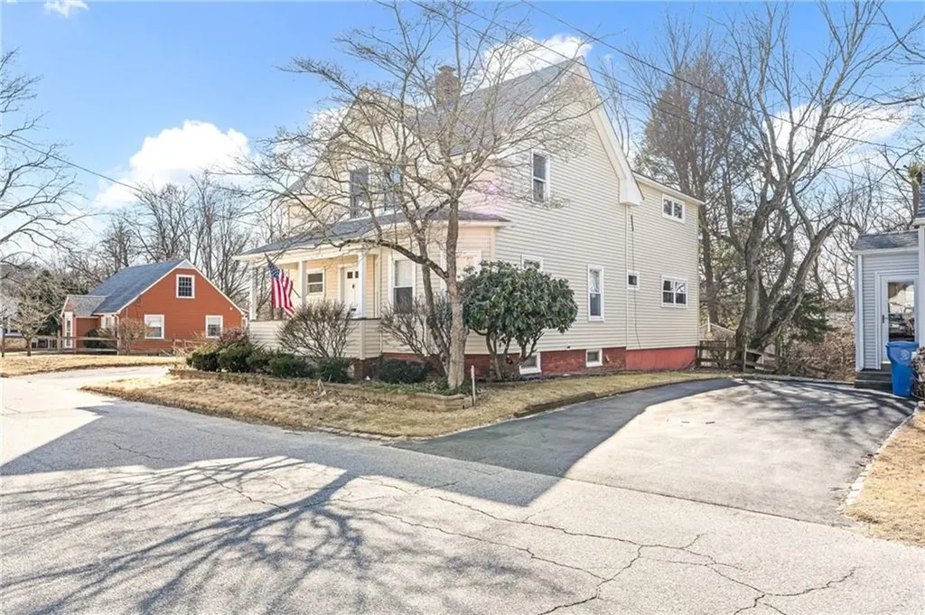 27 Hemlock Avenue Cranston RI 02910