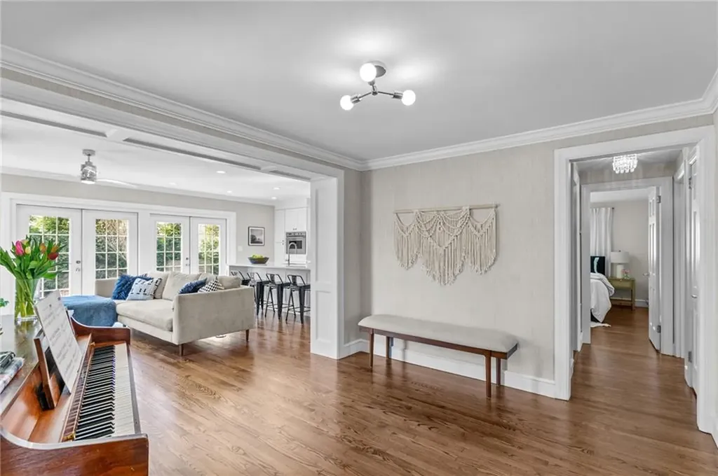 26 Miantonomo Drive Warwick RI 02888