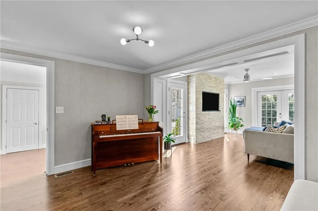 26 Miantonomo Drive Warwick RI 02888