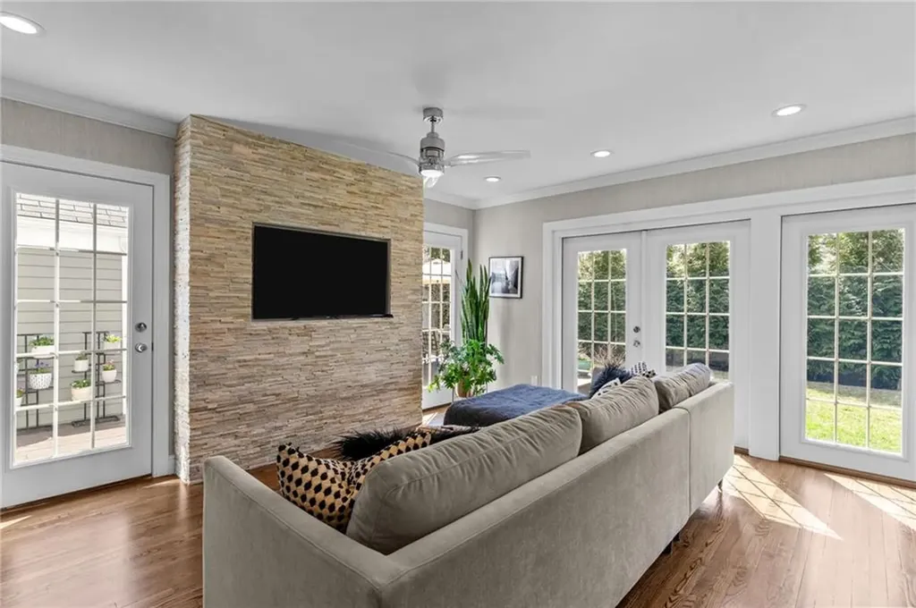 26 Miantonomo Drive Warwick RI 02888
