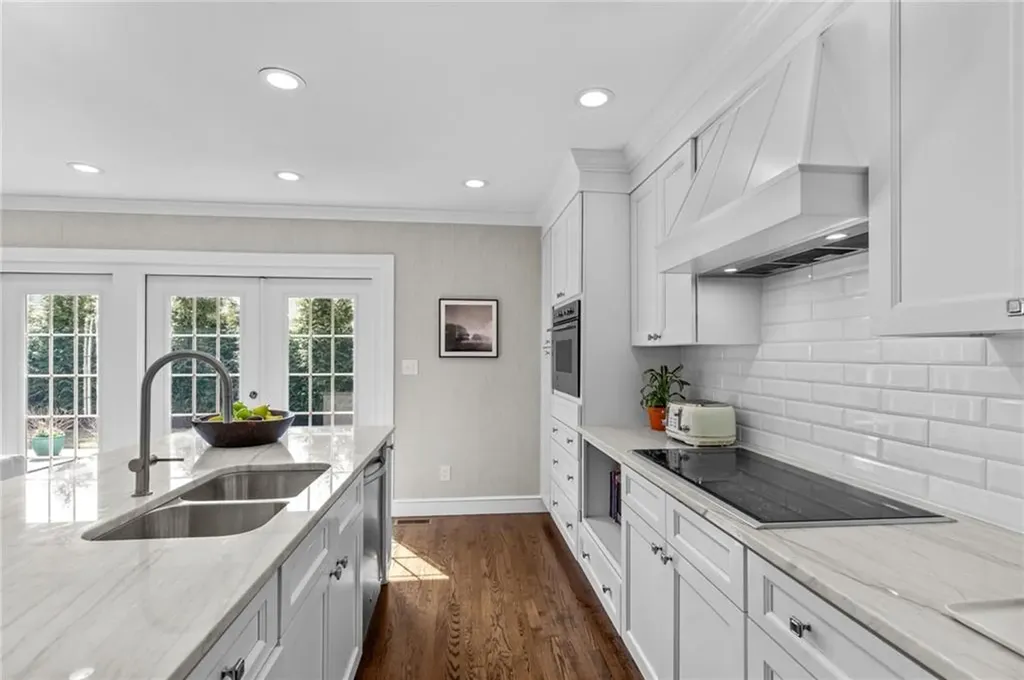 26 Miantonomo Drive Warwick RI 02888