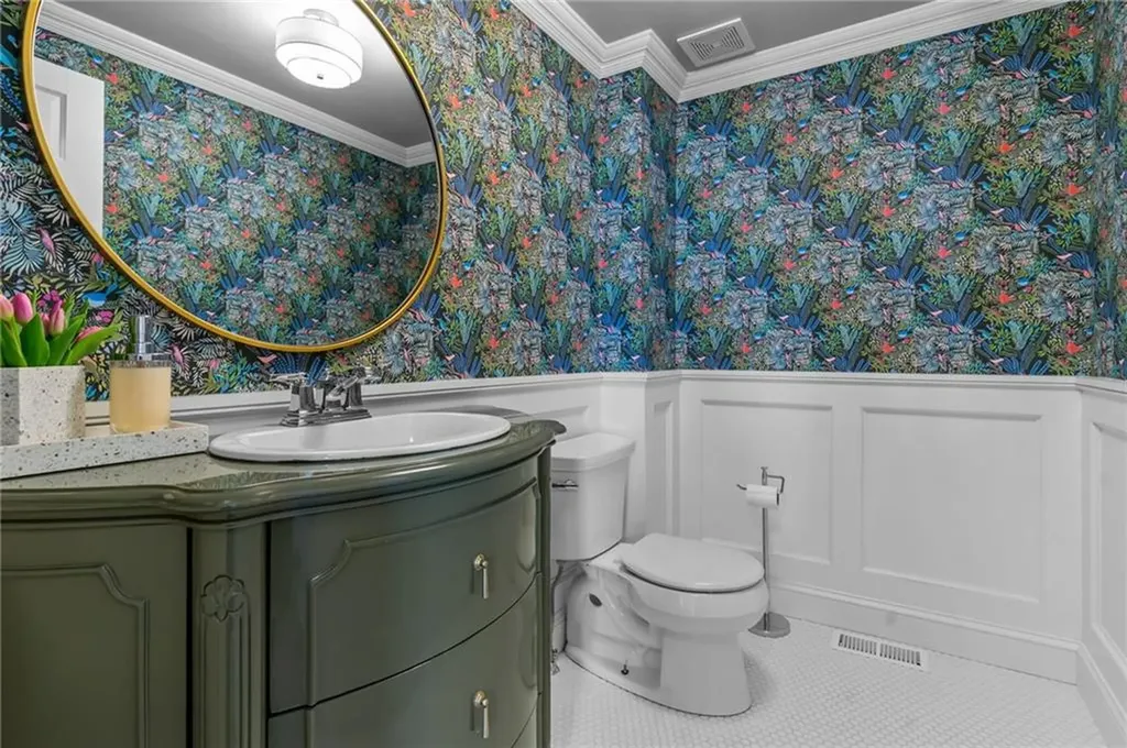 26 Miantonomo Drive Warwick RI 02888
