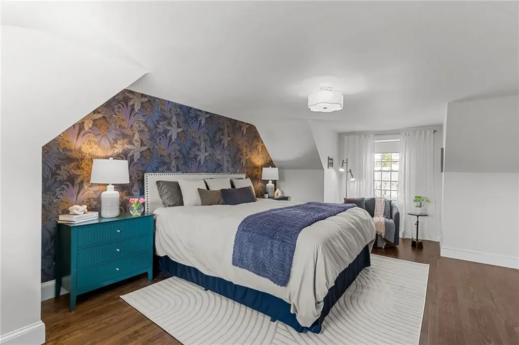 26 Miantonomo Drive Warwick RI 02888