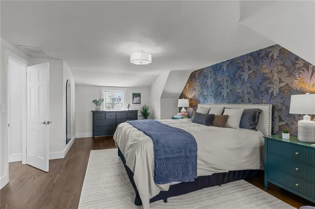 26 Miantonomo Drive Warwick RI 02888