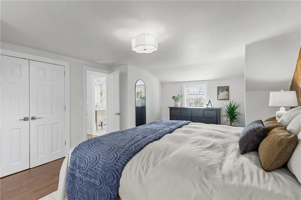 26 Miantonomo Drive Warwick RI 02888