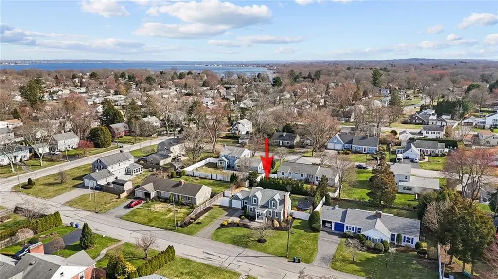 26 Miantonomo Drive Warwick RI 02888