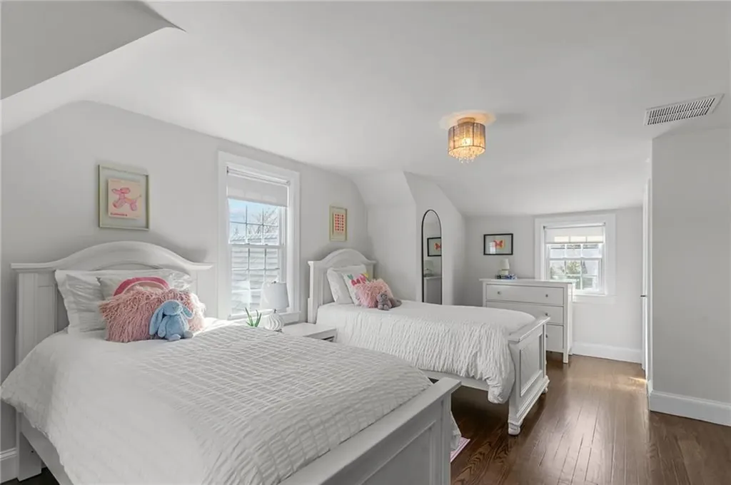 26 Miantonomo Drive Warwick RI 02888