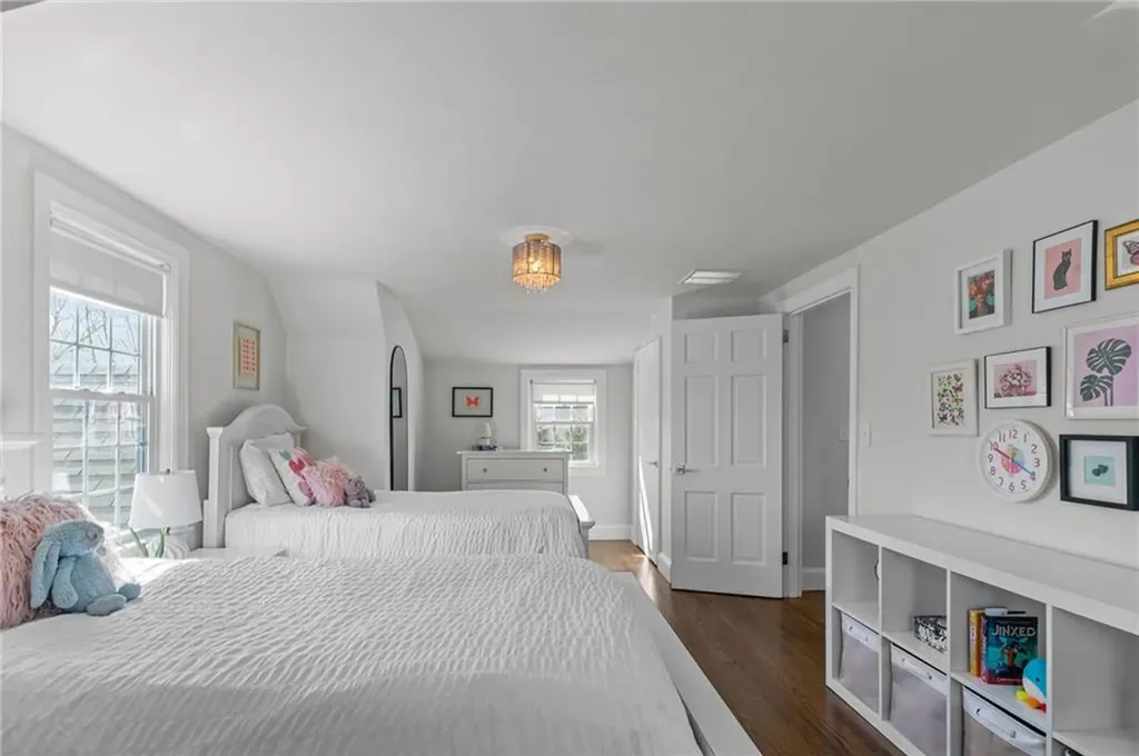 26 Miantonomo Drive Warwick RI 02888