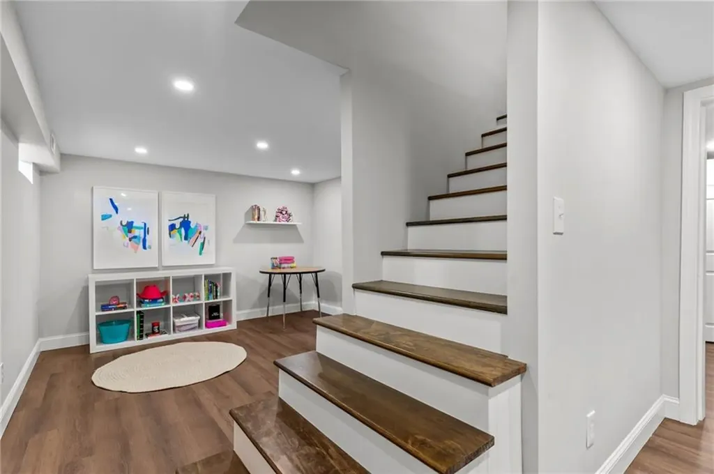 26 Miantonomo Drive Warwick RI 02888