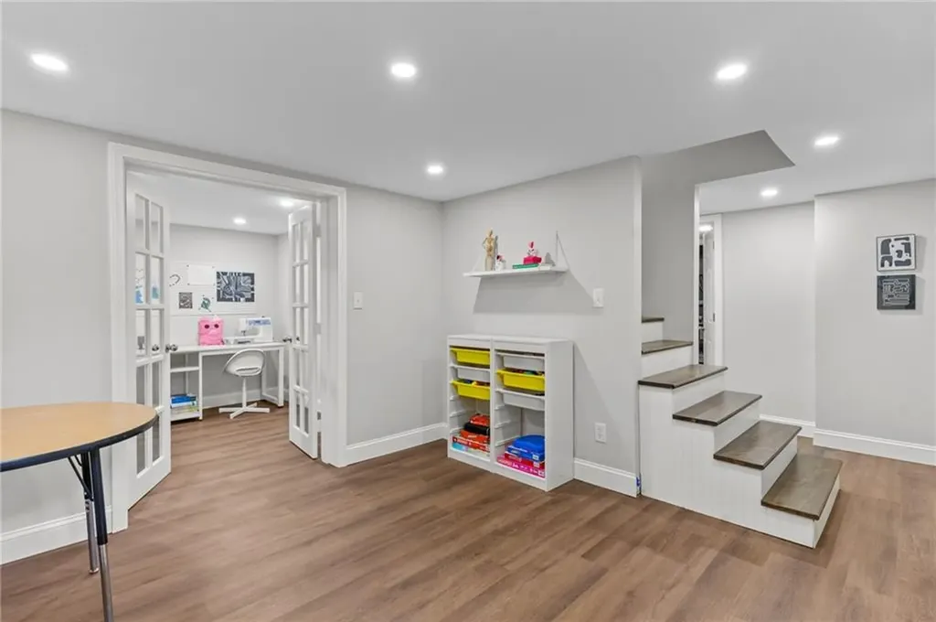 26 Miantonomo Drive Warwick RI 02888