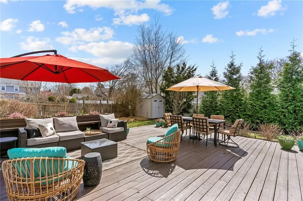 26 Miantonomo Drive Warwick RI 02888