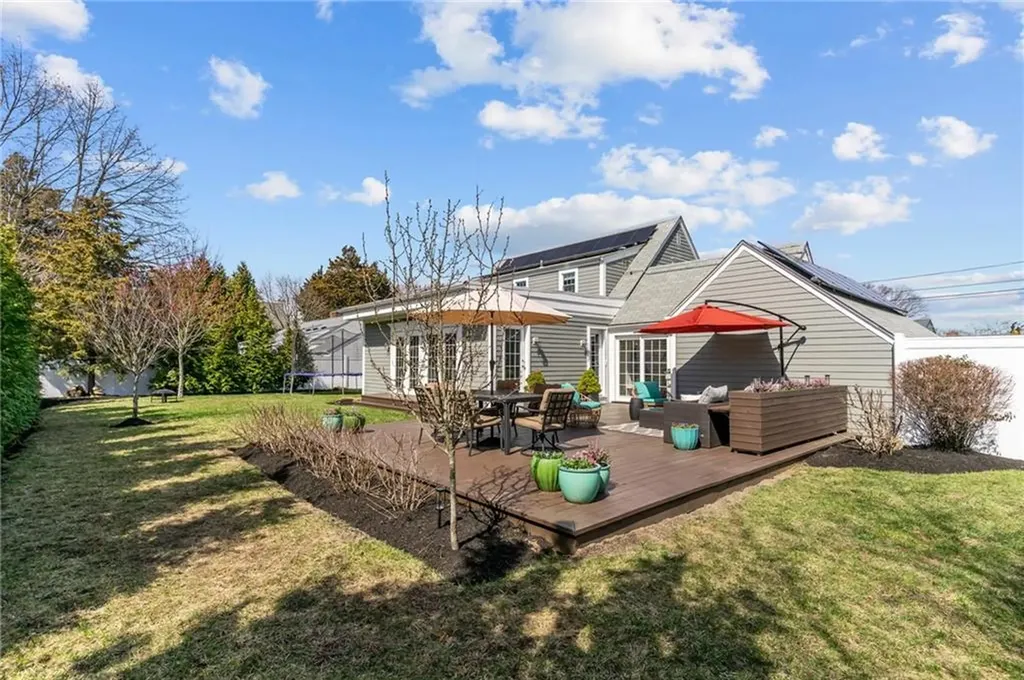26 Miantonomo Drive Warwick RI 02888