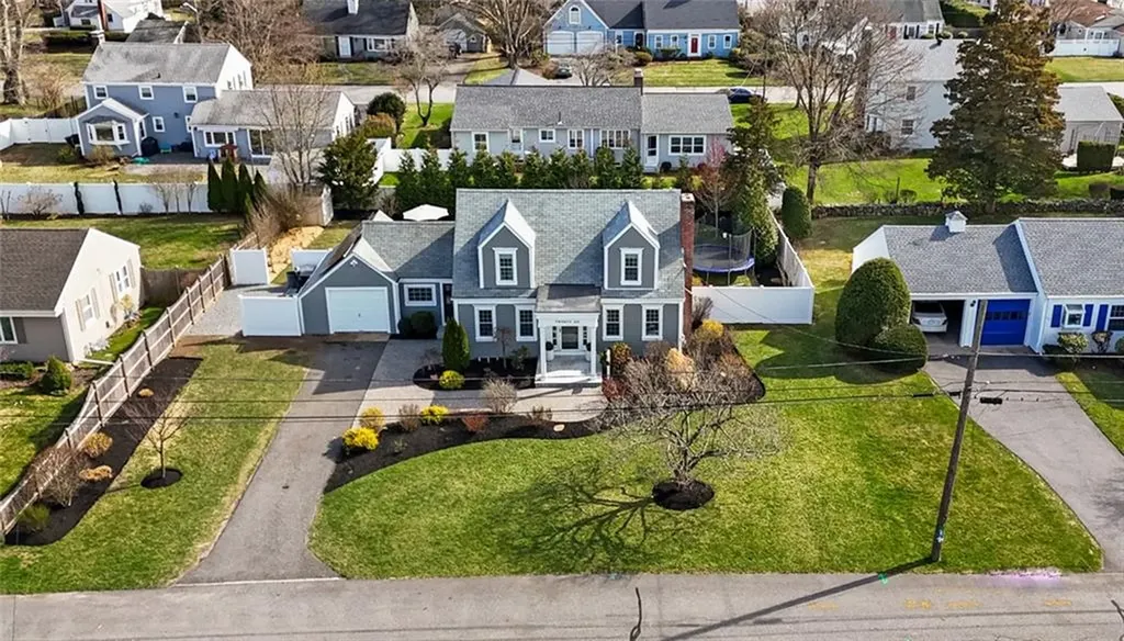 26 Miantonomo Drive Warwick RI 02888