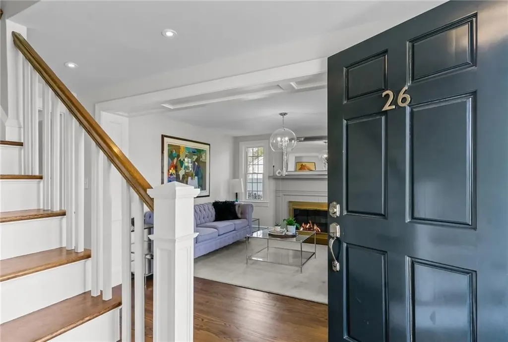 26 Miantonomo Drive Warwick RI 02888