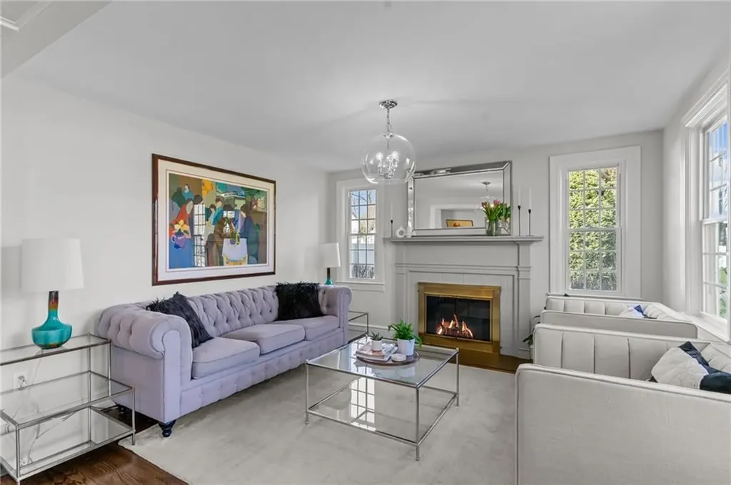 26 Miantonomo Drive Warwick RI 02888