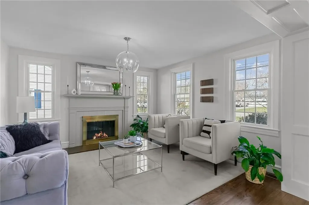 26 Miantonomo Drive Warwick RI 02888
