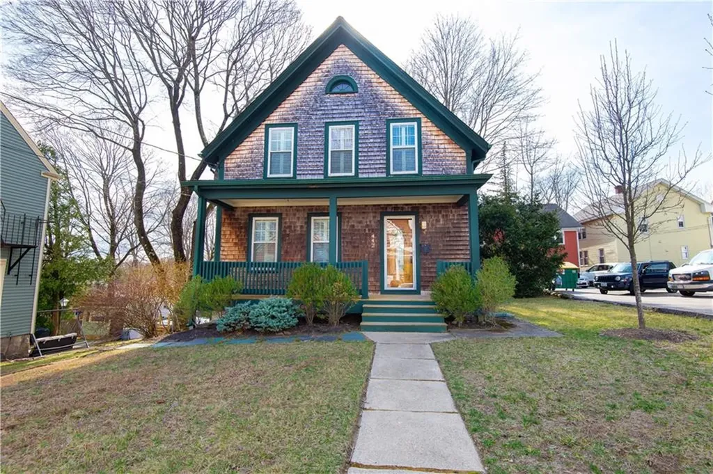 442 Summer Street Woonsocket RI 02895