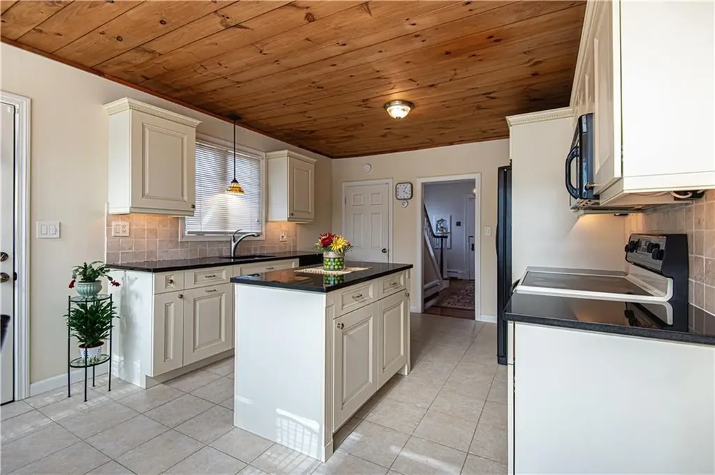 442 Summer Street Woonsocket RI 02895