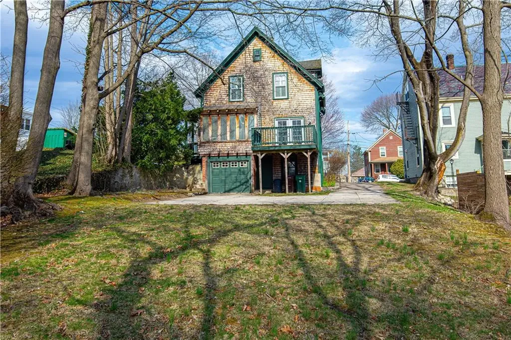 442 Summer Street Woonsocket RI 02895