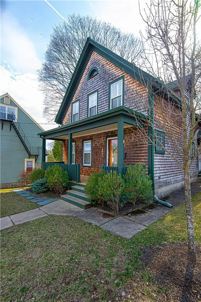 442 Summer Street Woonsocket RI 02895