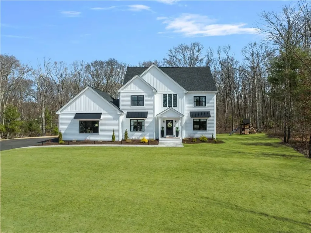 10 Kelsey Eden Way Cumberland RI 02864