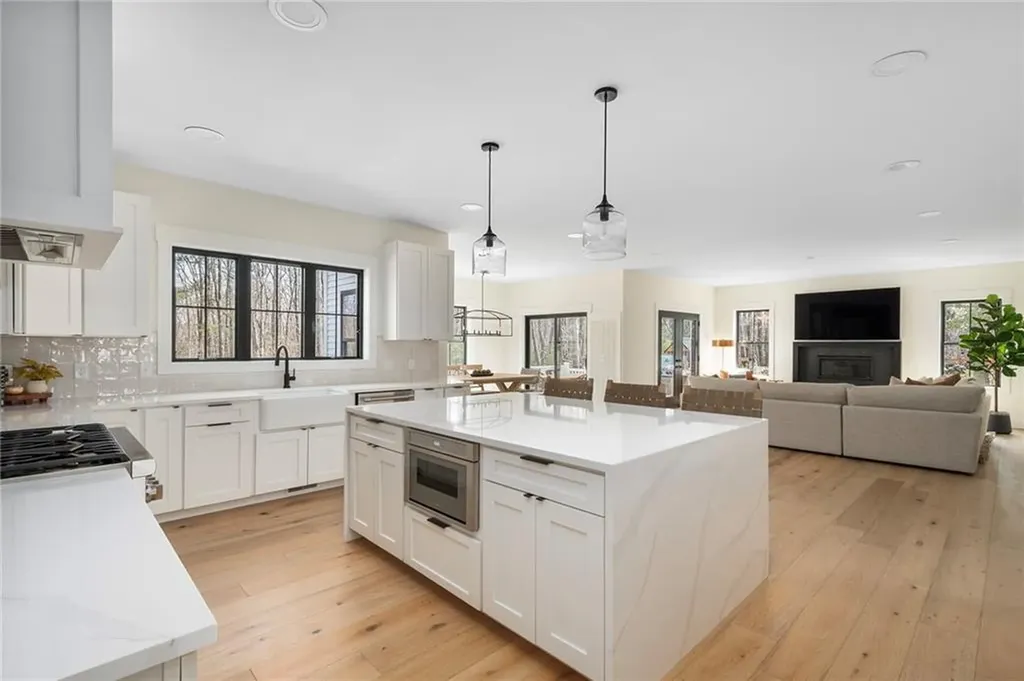 10 Kelsey Eden Way Cumberland RI 02864