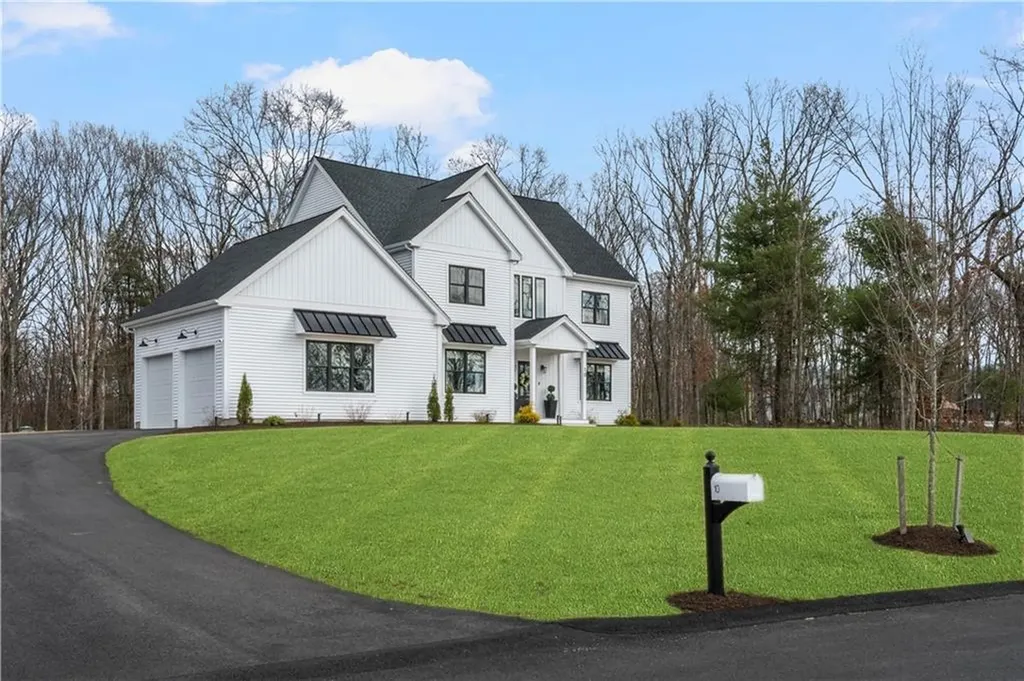 10 Kelsey Eden Way Cumberland RI 02864