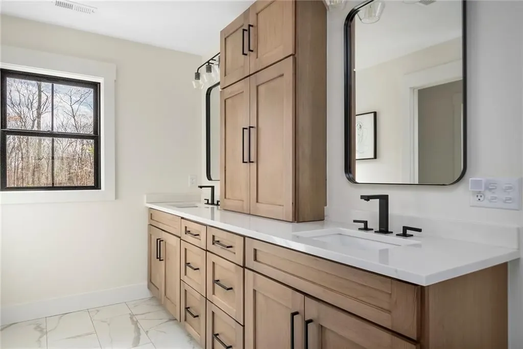 10 Kelsey Eden Way Cumberland RI 02864