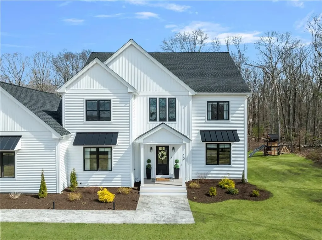 10 Kelsey Eden Way Cumberland RI 02864